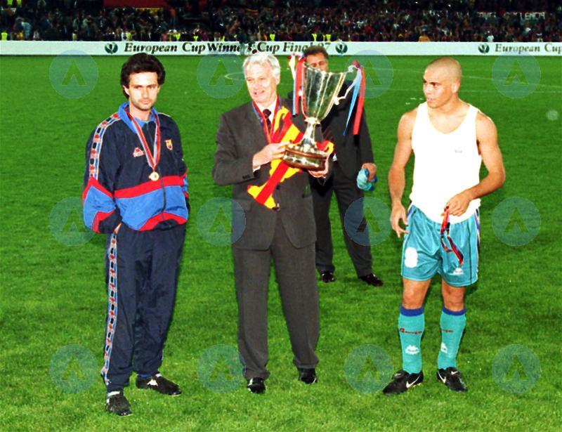 耐克足球鞋刺客纪念款解析,耐克足球鞋刺客进化史