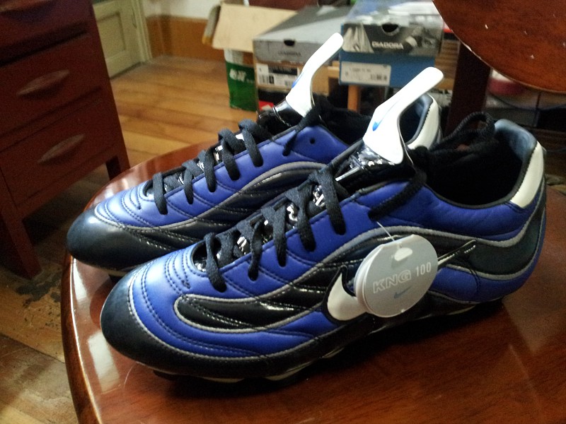 耐克足球鞋刺客纪念款解析,耐克足球鞋刺客进化史