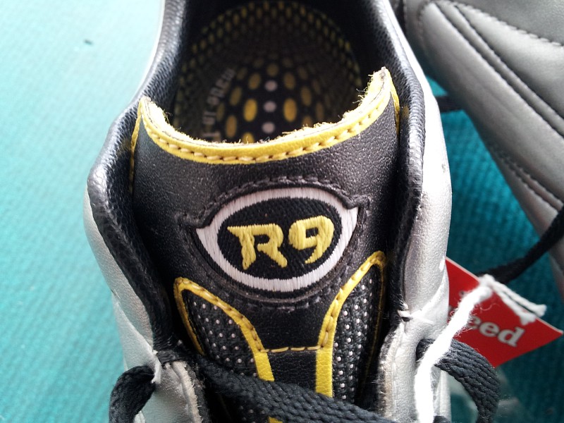 耐克足球鞋刺客纪念款解析,耐克足球鞋刺客进化史