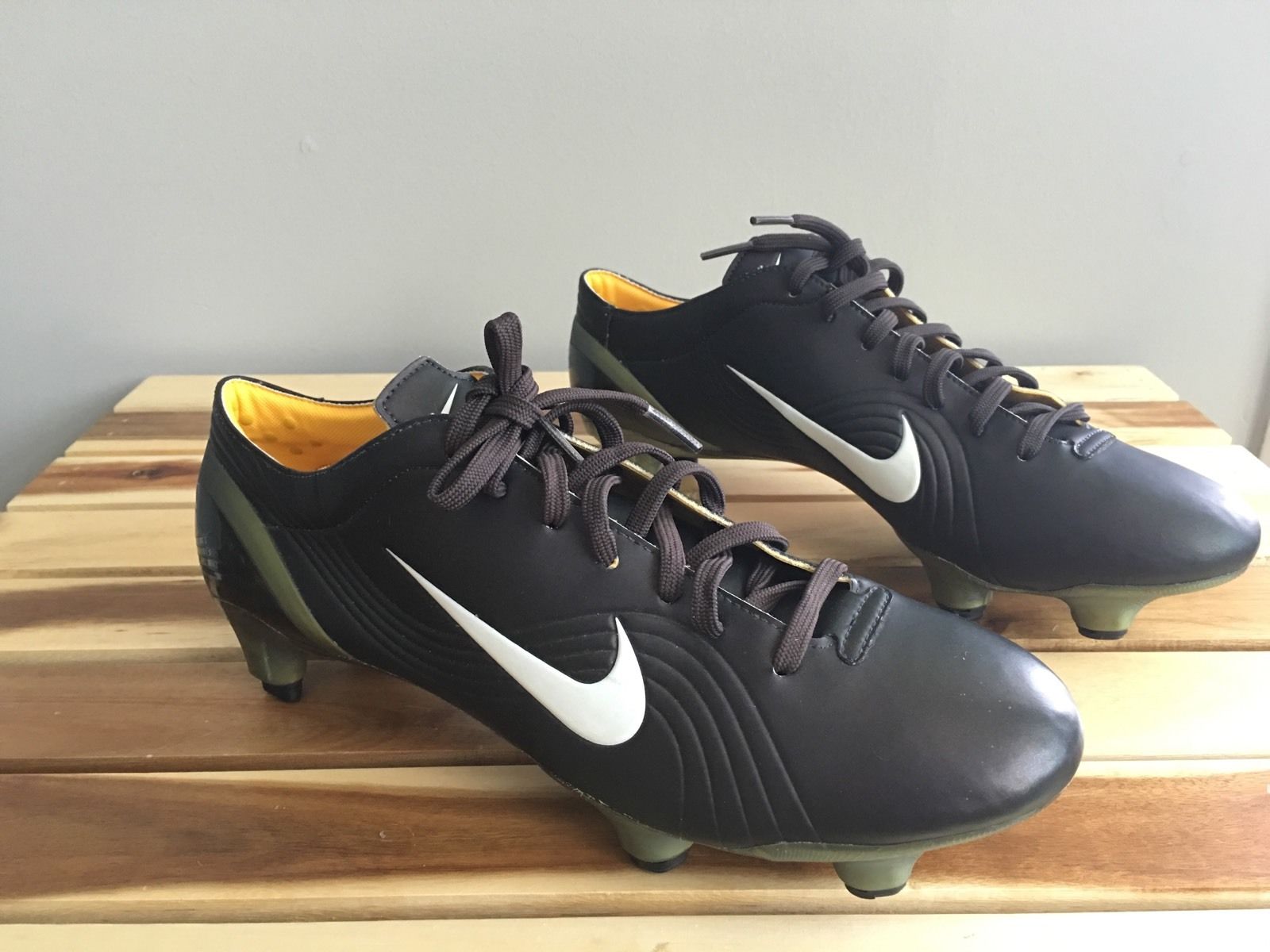 耐克足球鞋刺客纪念款解析,耐克足球鞋刺客进化史