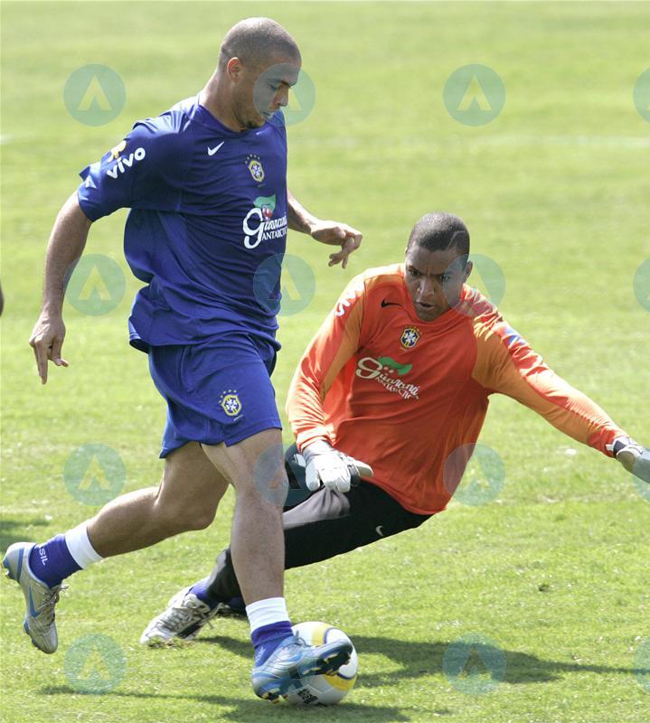 耐克足球鞋刺客纪念款解析,耐克足球鞋刺客进化史