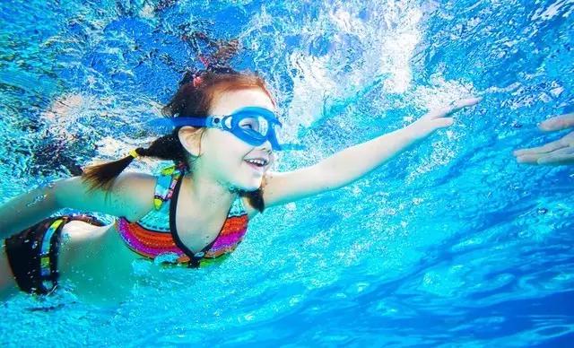 清凉一夏亲子游泳池,去西安游泳推荐哪个游泳馆