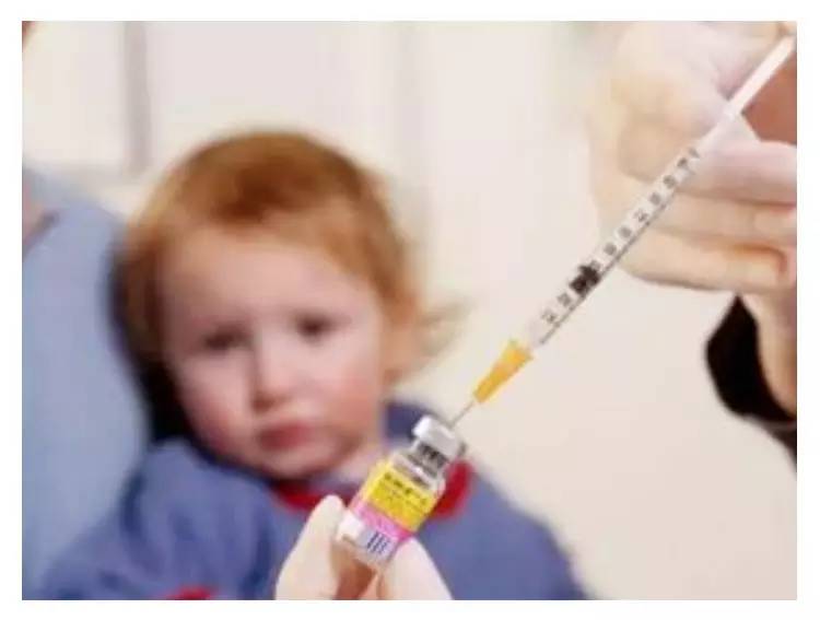 如果有人晕倒了该怎么办,宝宝晕倒就医视频