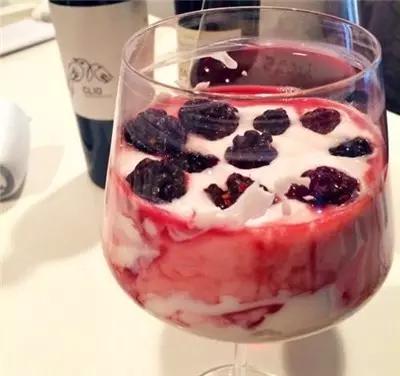 酸奶是疯了么、和谁都能有一腿、这么*交滥**真的好么?