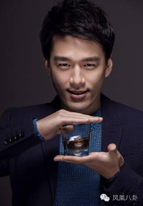 花10万订做西装，收入一半买雪茄！有一种霸道总裁叫做王耀庆