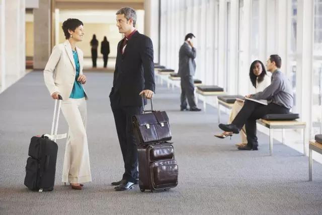 拉什么行李箱就知道你是哪个level的职场人？