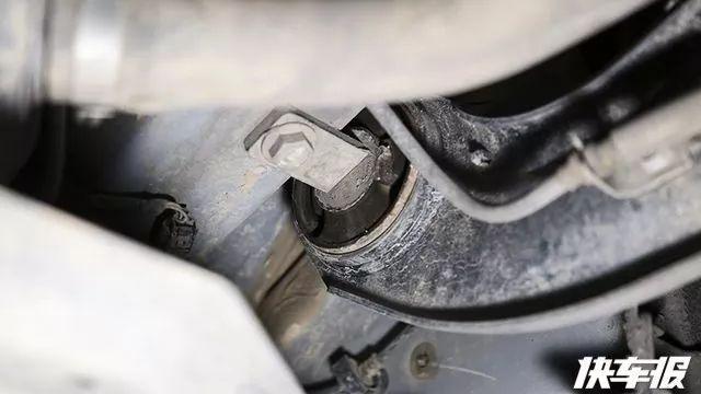 车子开久了底盘松散需要更换什么,底盘变松散