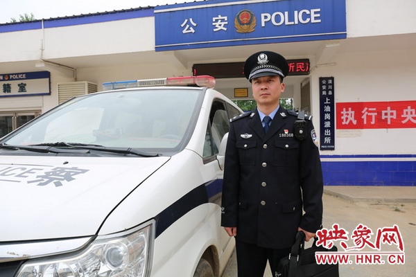 潢川民警刘花宁:小小户籍警心系千万家