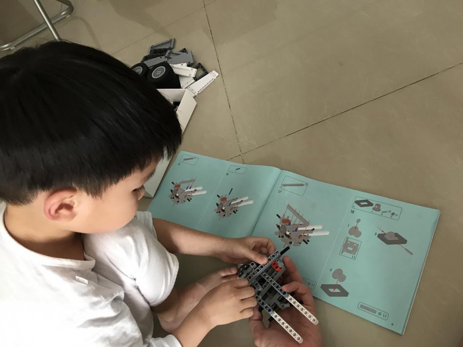 工程车米兔玩具,米兔积木矿山卡车拼装教程