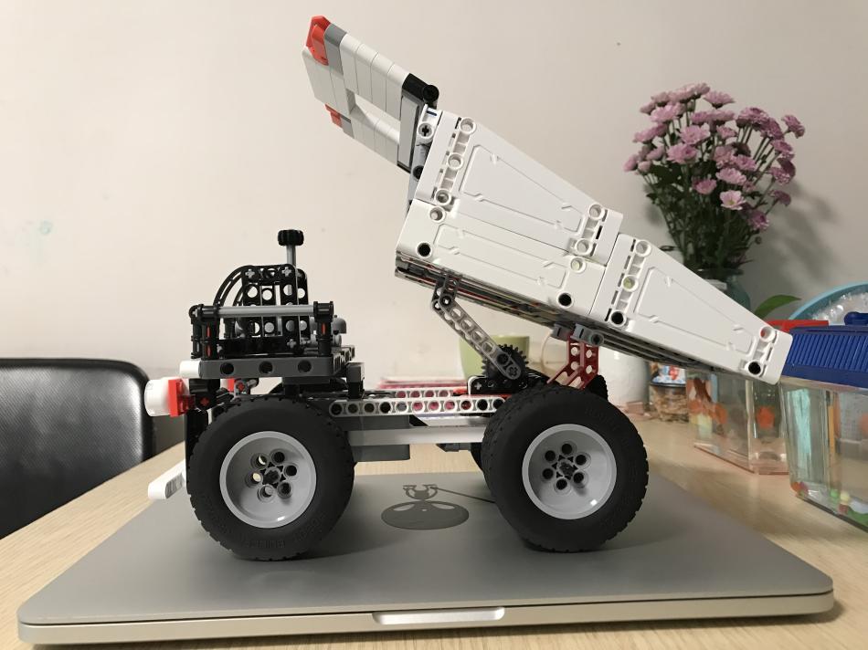 工程车米兔玩具,米兔积木矿山卡车拼装教程