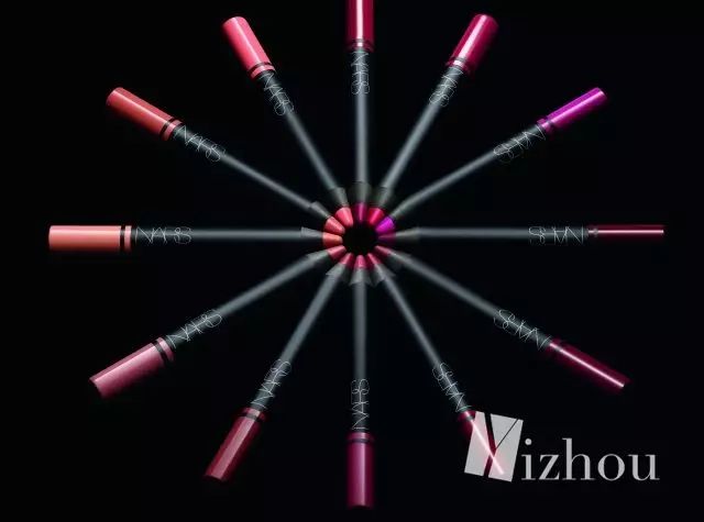 现在的美妆品的名字太太太太少儿不宜了,“一丝不挂”、“事后清晨”、Sex-Proof……