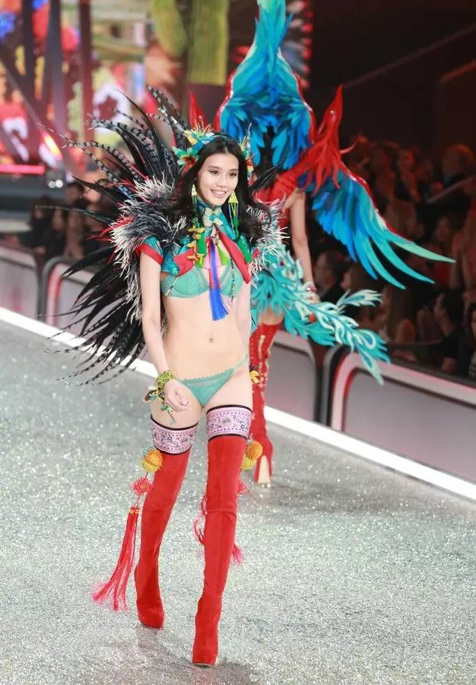 维密秀最震撼的一场俄罗斯超模,2017维密时尚秀现场美照