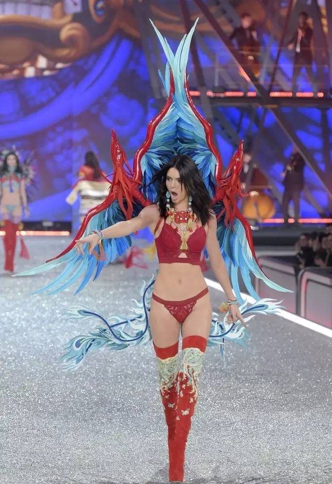 维密秀最震撼的一场俄罗斯超模,2017维密时尚秀现场美照