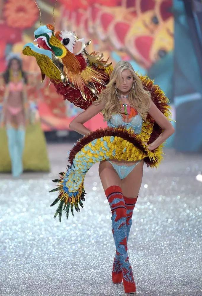 维密秀最震撼的一场俄罗斯超模,2017维密时尚秀现场美照