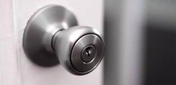 大姨妈弄床单上隔多久就洗不掉了,大姨妈弄到床单上怎么洗得干净