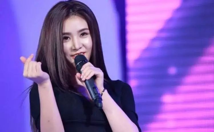 刚出道上综艺被排挤的明星,出道6年零收入遭队内成员霸凌