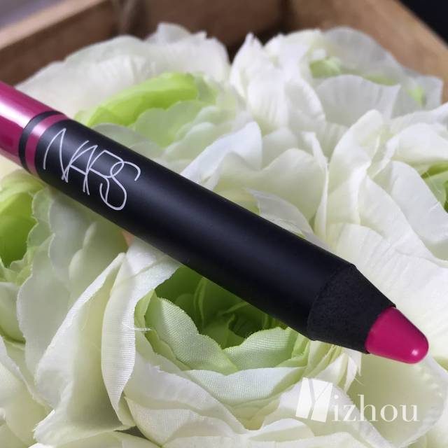 现在的美妆品的名字太太太太少儿不宜了,“一丝不挂”、“事后清晨”、Sex-Proof……