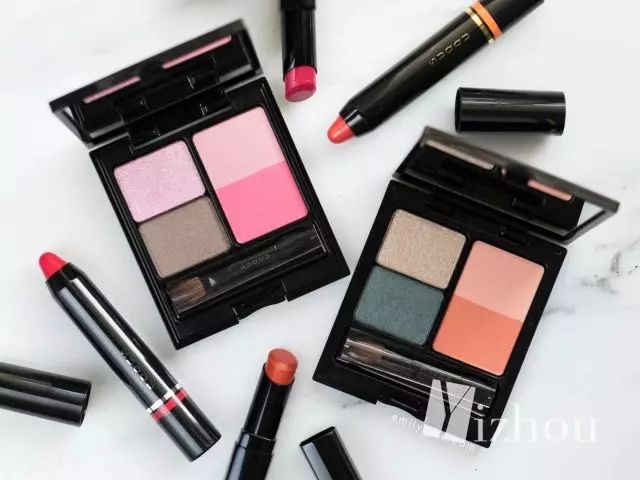 现在的美妆品的名字太太太太少儿不宜了,“一丝不挂”、“事后清晨”、Sex-Proof……