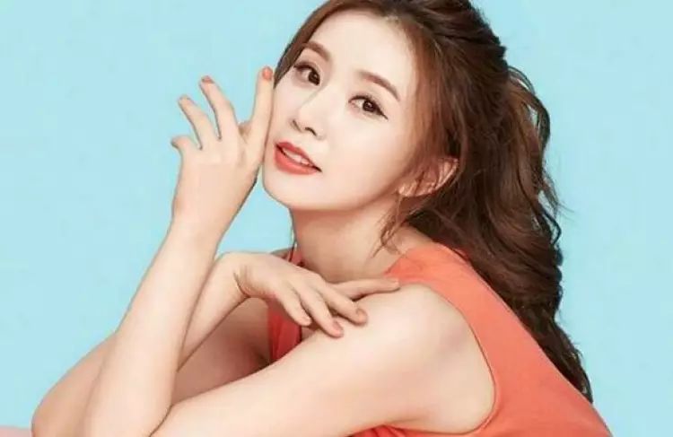 刚出道上综艺被排挤的明星,出道6年零收入遭队内成员霸凌