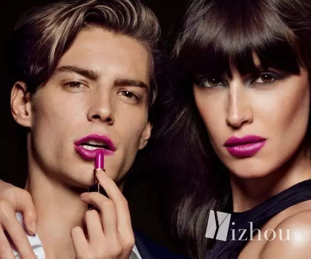 现在的美妆品的名字太太太太少儿不宜了,“一丝不挂”、“事后清晨”、Sex-Proof……