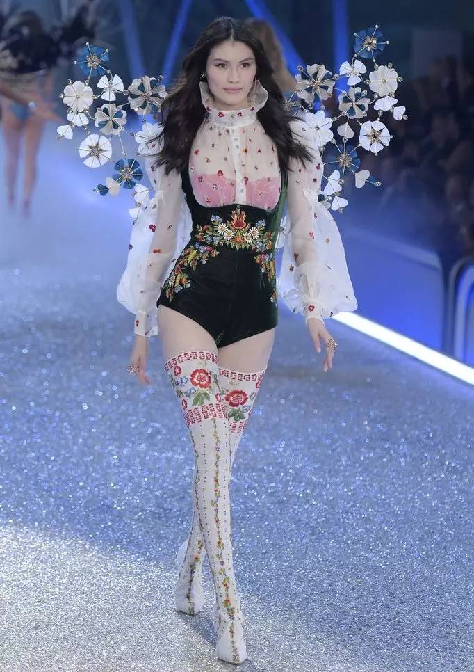 维密秀最震撼的一场俄罗斯超模,2017维密时尚秀现场美照