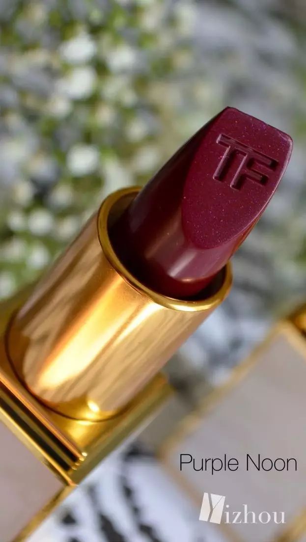 现在的美妆品的名字太太太太少儿不宜了,“一丝不挂”、“事后清晨”、Sex-Proof……