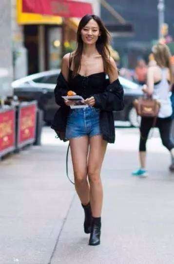 缁村瘑澶х闈㈣瘯妯＄壒,缁村瘑澶х绉诲笀涓婃捣