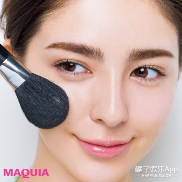 女孩脸从侧面看很扁该怎么办,女生脸看着显年纪小怎么办