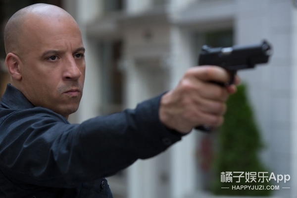 跟老婆蜜月,还和前女友有了孩子!《速8》里范迪塞尔是渣男吗?