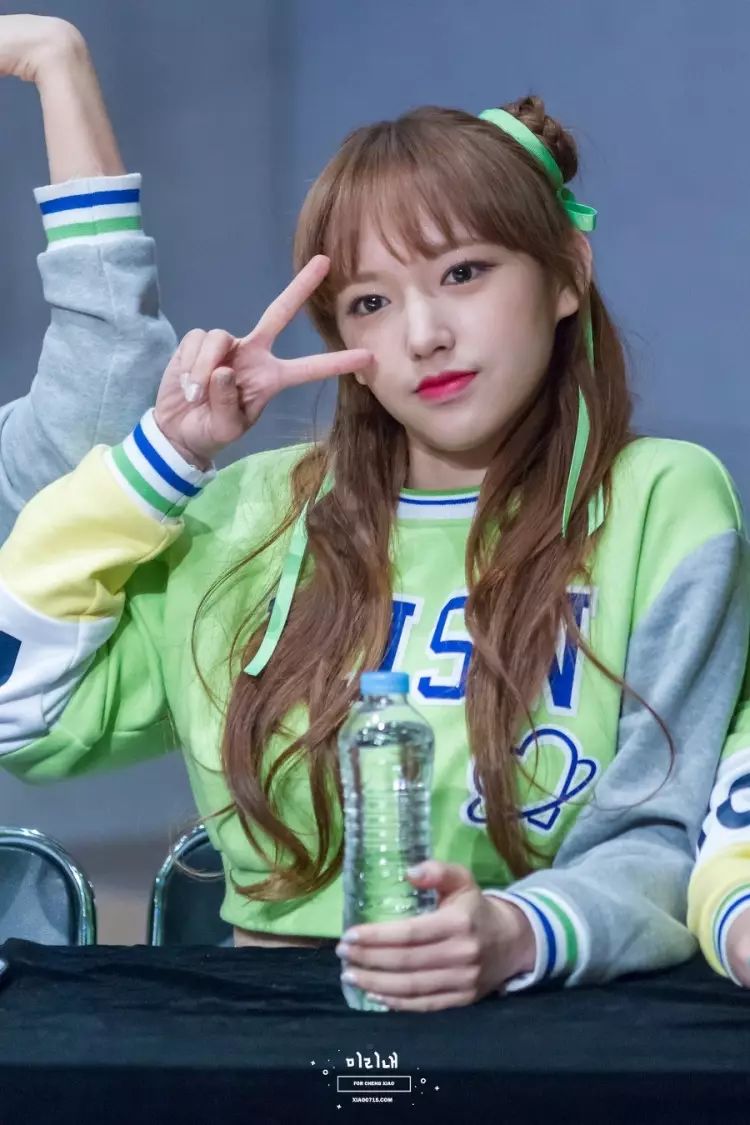 刚出道上综艺被排挤的明星,出道6年零收入遭队内成员霸凌