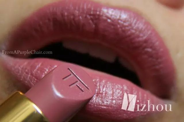 现在的美妆品的名字太太太太少儿不宜了,“一丝不挂”、“事后清晨”、Sex-Proof……