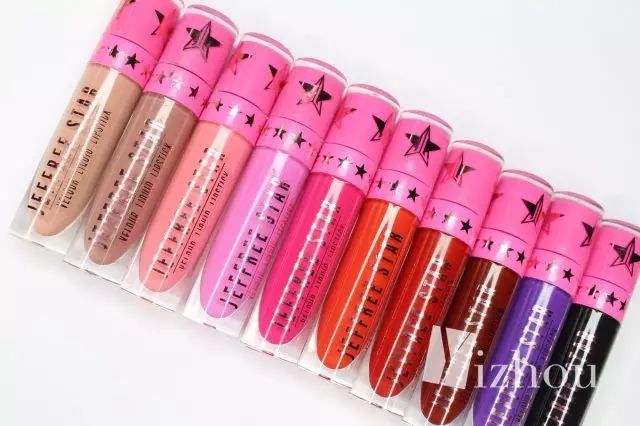 现在的美妆品的名字太太太太少儿不宜了,“一丝不挂”、“事后清晨”、Sex-Proof……