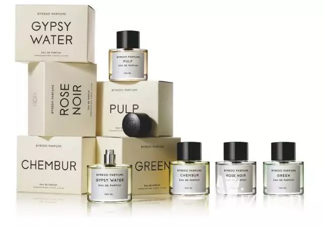 现在的美妆品的名字太太太太少儿不宜了,“一丝不挂”、“事后清晨”、Sex-Proof……