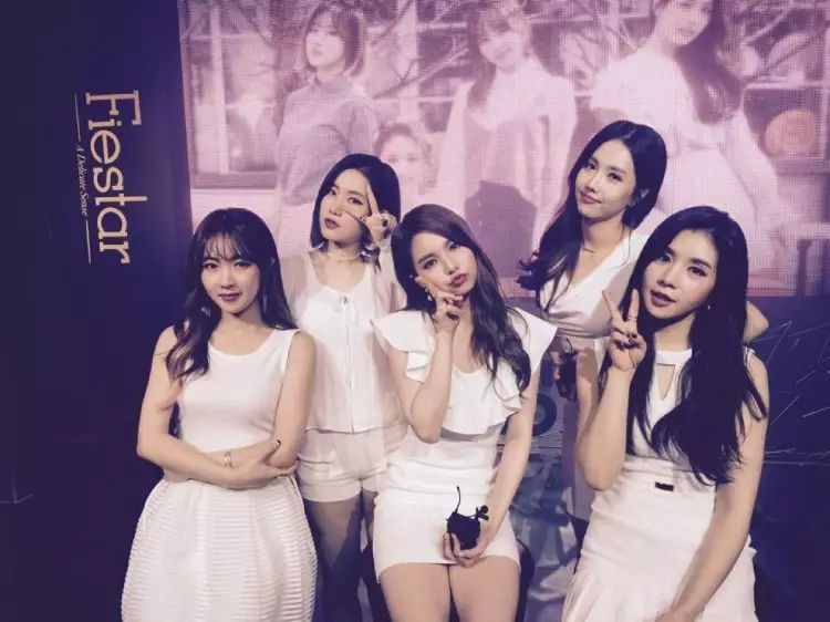 刚出道上综艺被排挤的明星,出道6年零收入遭队内成员霸凌