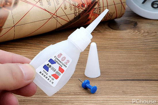 今年流行一胶水,叫“油性胶水”,告别胶水粘手问题,便宜又实用