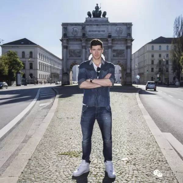 瓒崇悆鍓緫婊戣藩鍚堥泦,瓒崇悆鍘熷湴鑸旂悆