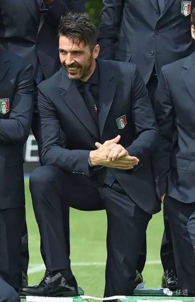 瓒崇悆鍓緫婊戣藩鍚堥泦,瓒崇悆鍘熷湴鑸旂悆