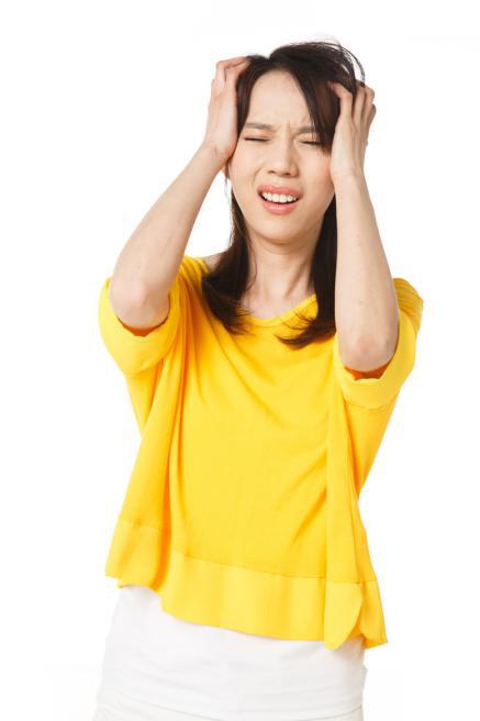 头屑小块但是很多头也很痒,头油头屑多头痒是什么原因