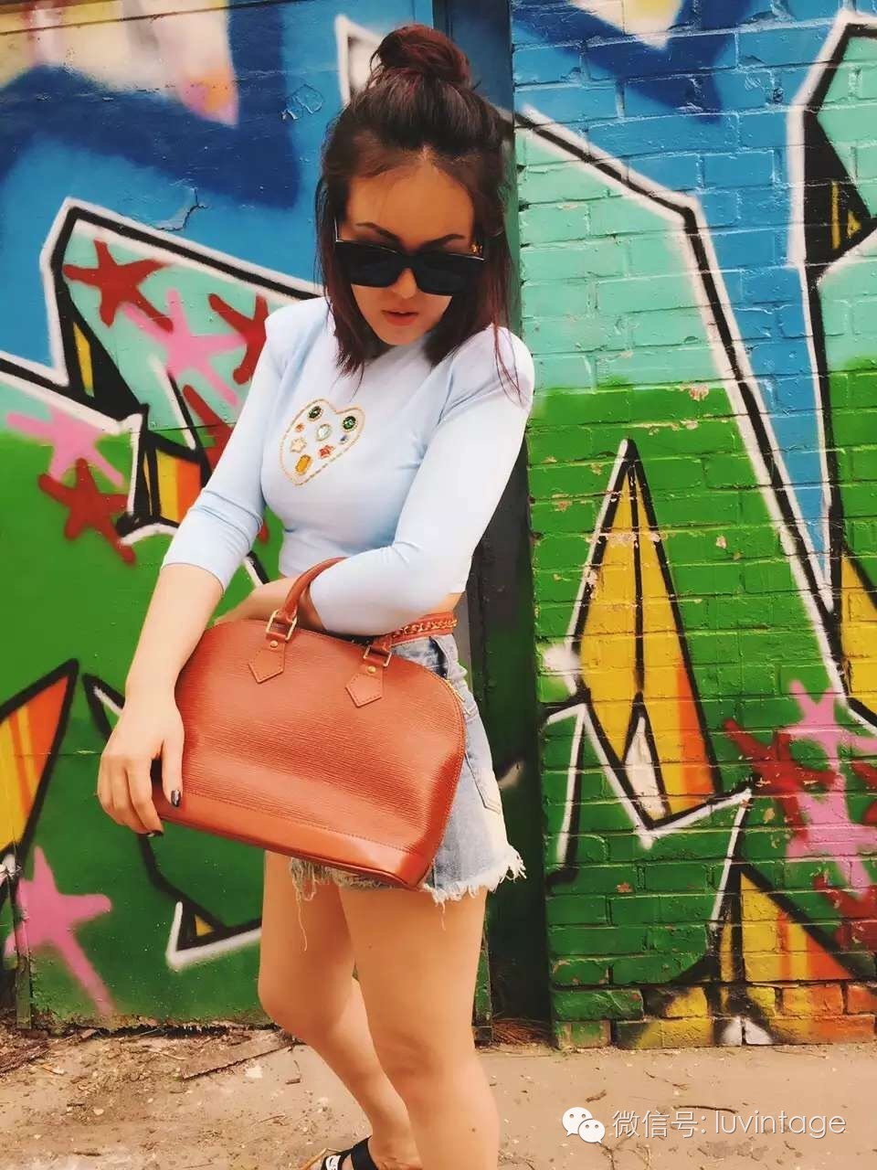 最近很火的明星lv包女,lvcapucines包