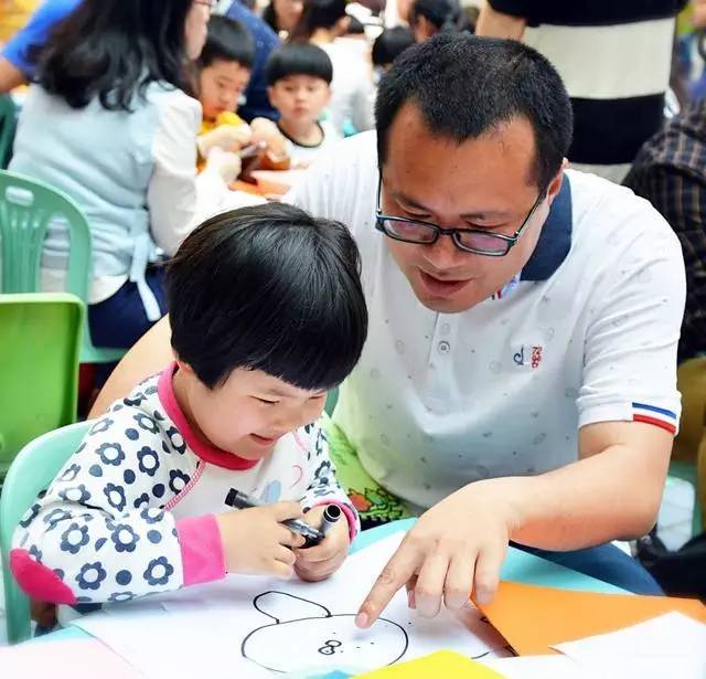 幼儿园书香润童心阅读伴成长视频,幼儿园阅读书香润童心