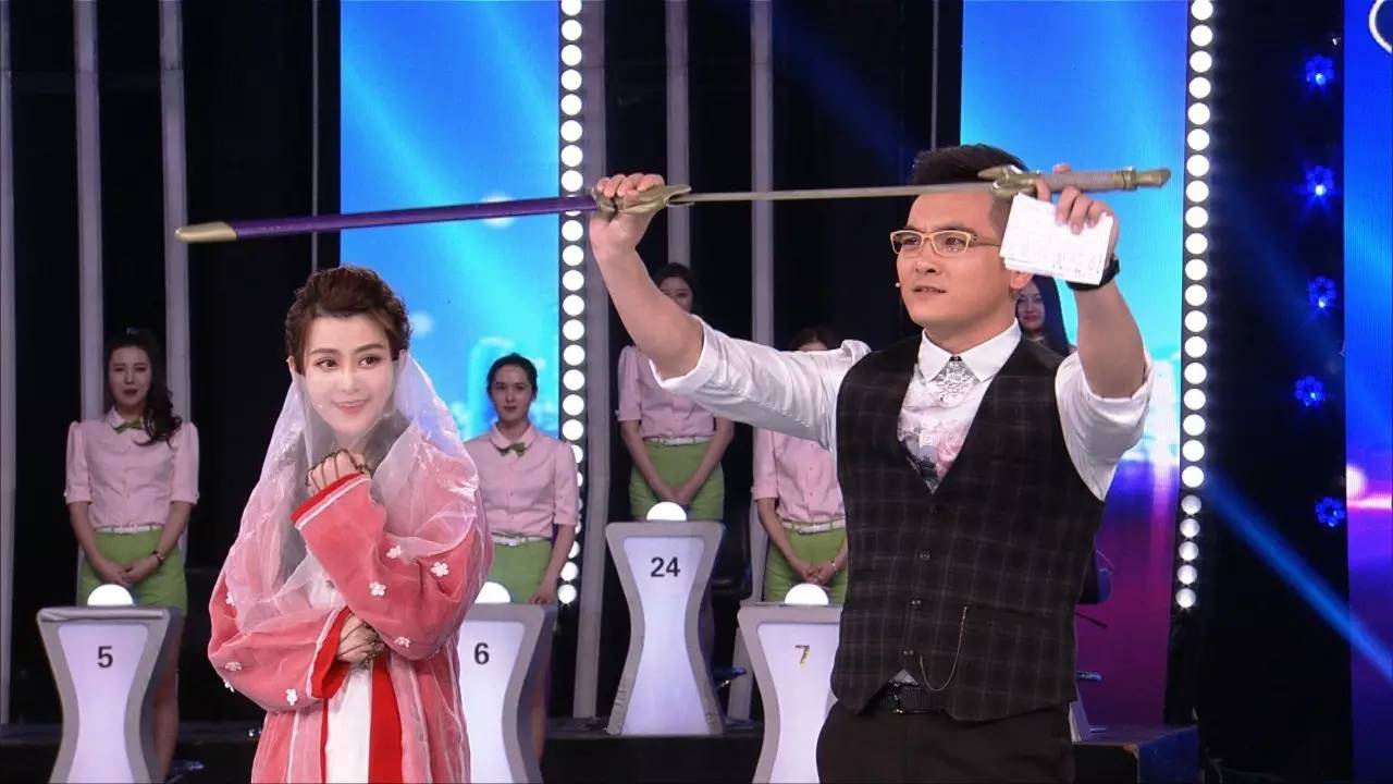 朱迅是小燕子吗,朱迅是朱军的姑娘吗