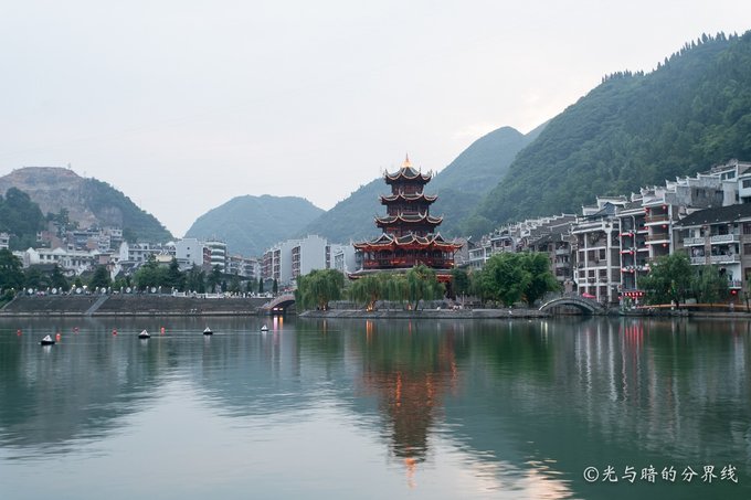 黄果树西江小七孔兴义青岩,西江苗寨黄果树青岩古镇位置