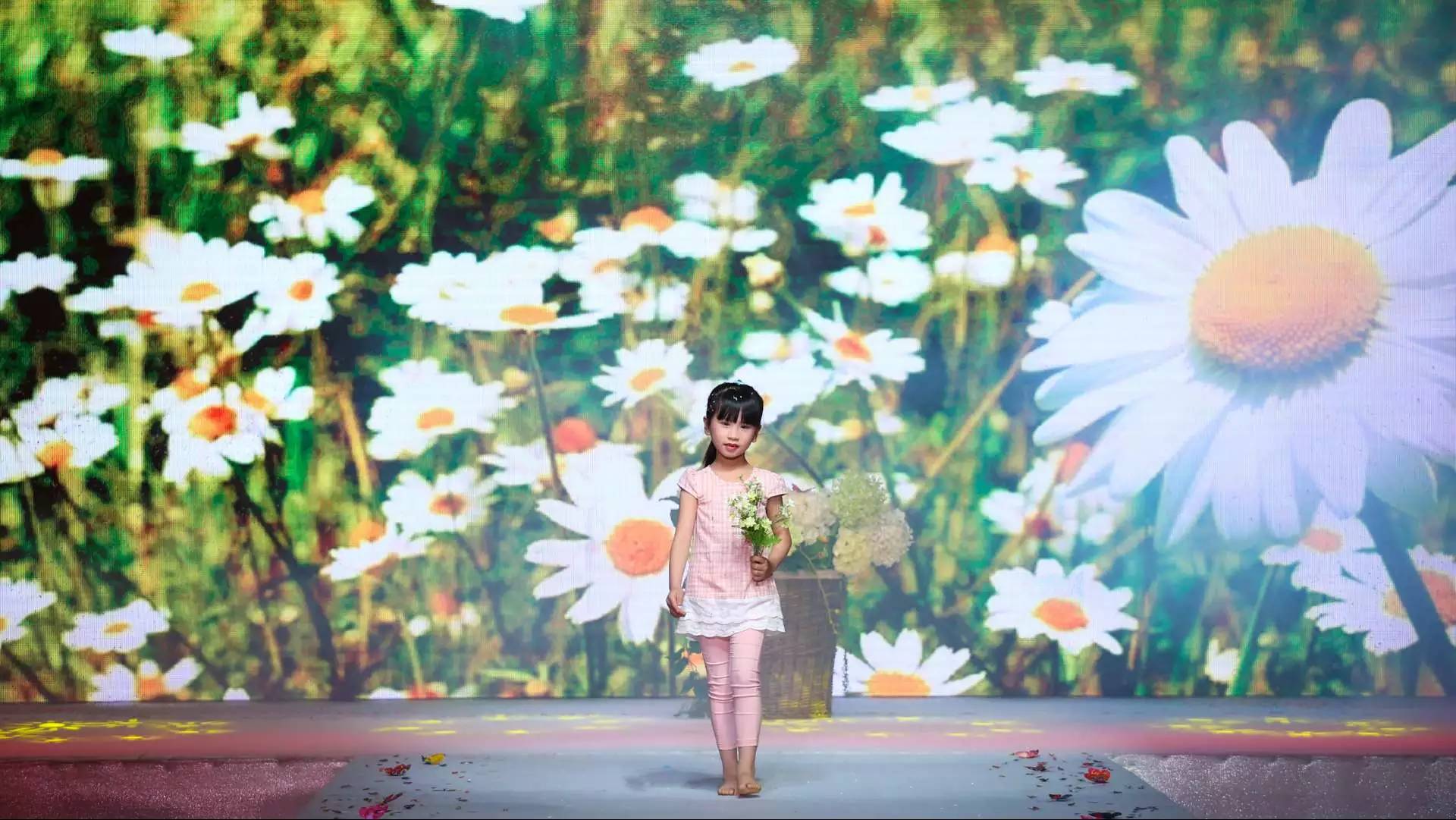 设计师童装6-12岁,比较出名的童装设计师