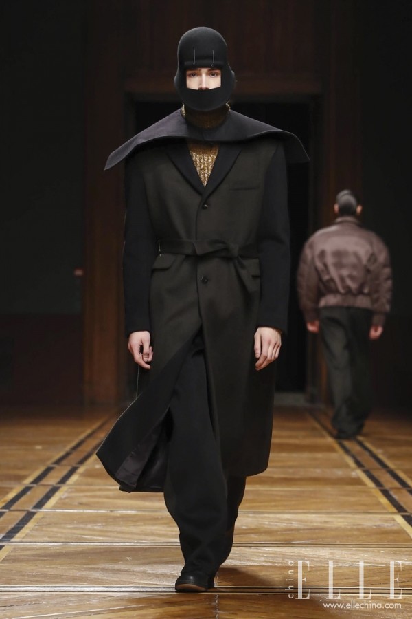 寰堟悶绗戠殑浜轰竴鐪嬪埌灏辩瑧,鐪嬭捣鏉ュ緢鎼炵瑧鐨勫鍥戒汉