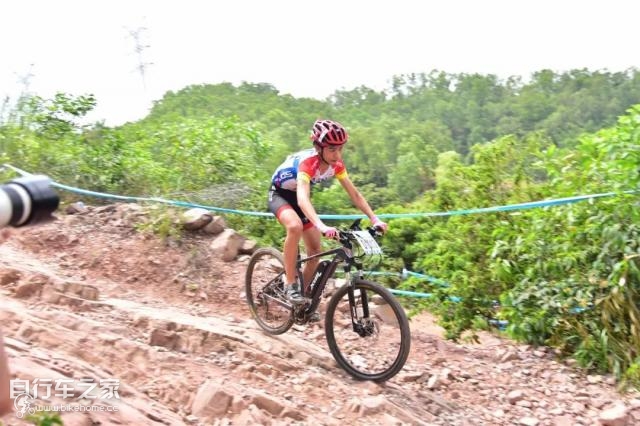 喜德盛高端运动山地车,喜德盛AI智能助力电动山地车