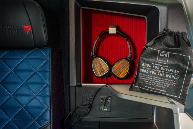 鍘荤編鍥藉弬鍔犲彉褰㈤噾鍒氬睍瑙堜細,杈剧編鑸┖娲诲姩