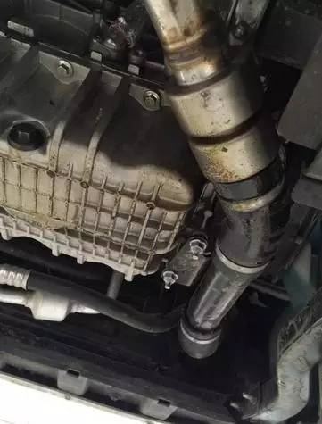 机油漏光开了一两公里有事吗,机油漏光了还开了10公里