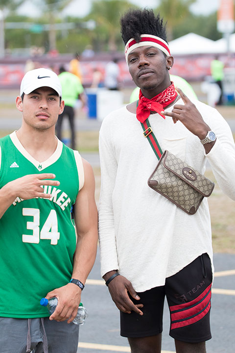 搭配宝典重点很多！嘻哈音乐节最潮穿搭了解一下！