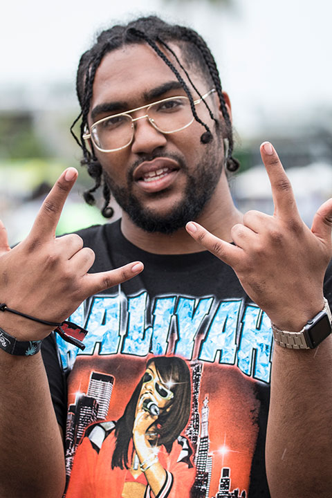 搭配宝典重点很多！嘻哈音乐节最潮穿搭了解一下！