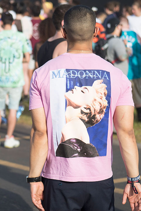 搭配宝典重点很多！嘻哈音乐节最潮穿搭了解一下！